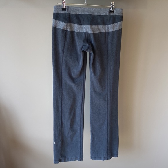 Lululemon flare pants size 6 - Picture 4 of 5